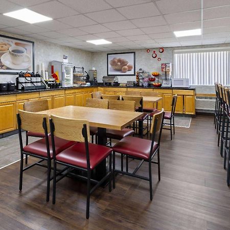 Ramada By Wyndham Parsippany Hotel Екстериор снимка