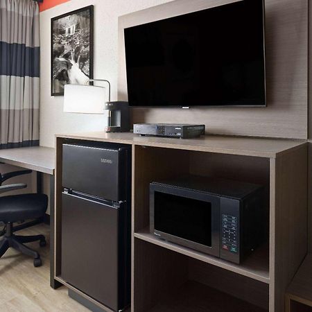 Ramada By Wyndham Parsippany Hotel Екстериор снимка