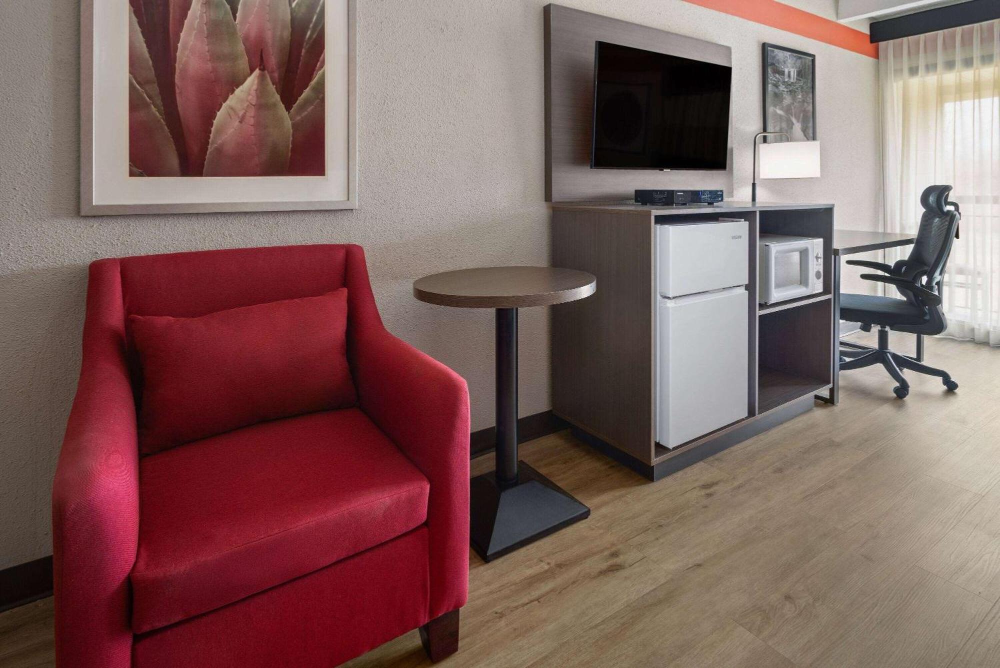 Ramada By Wyndham Parsippany Hotel Екстериор снимка