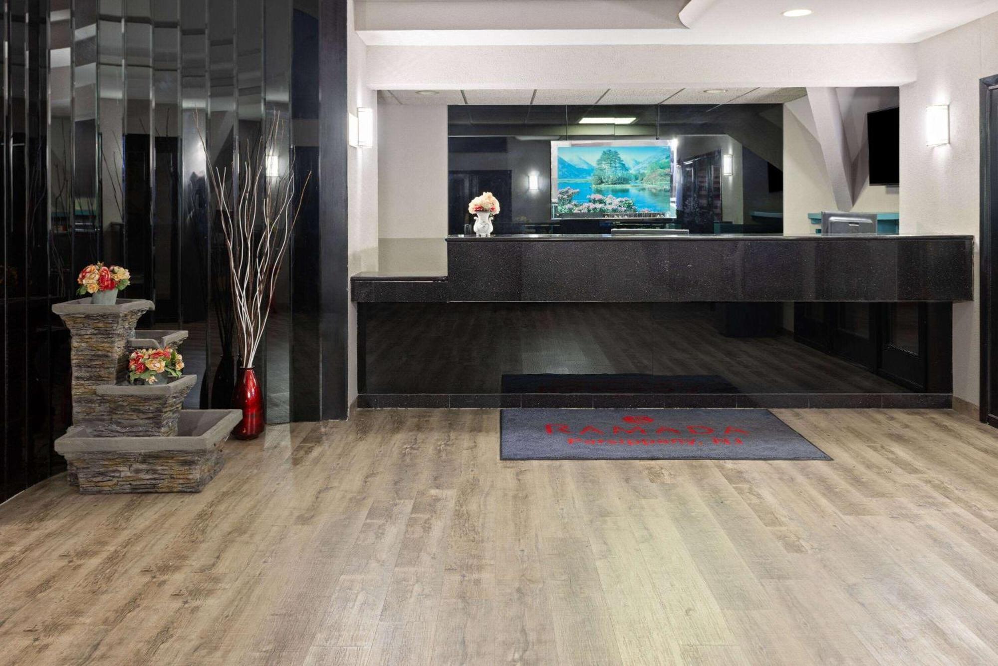 Ramada By Wyndham Parsippany Hotel Екстериор снимка