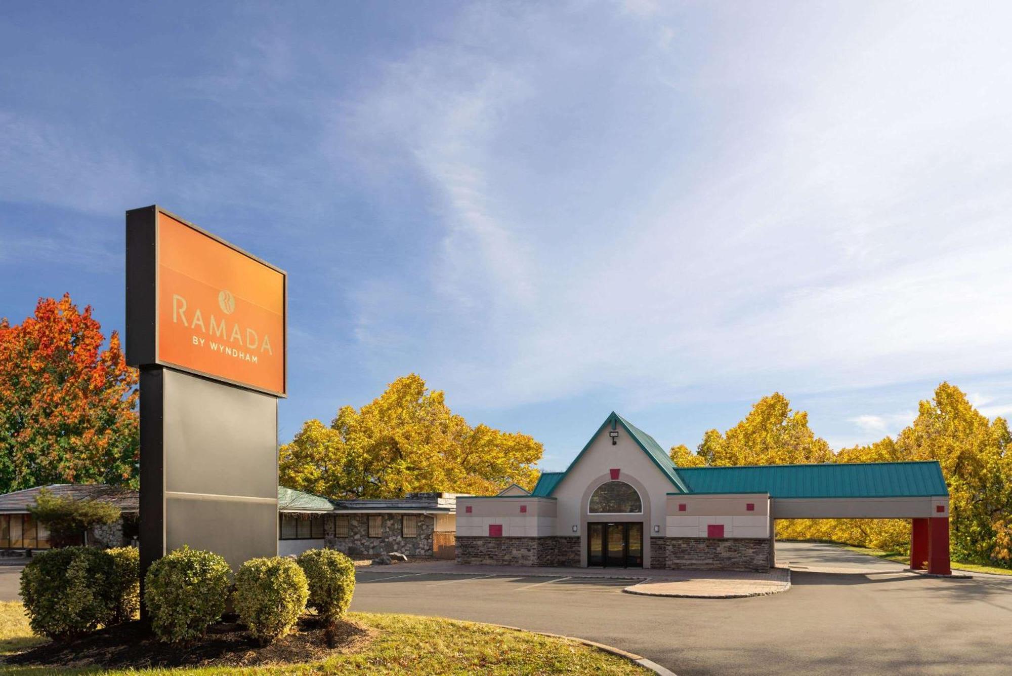 Ramada By Wyndham Parsippany Hotel Екстериор снимка