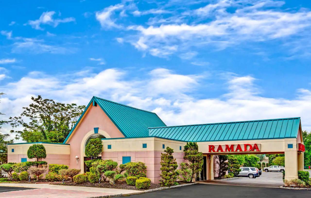Ramada By Wyndham Parsippany Hotel Екстериор снимка